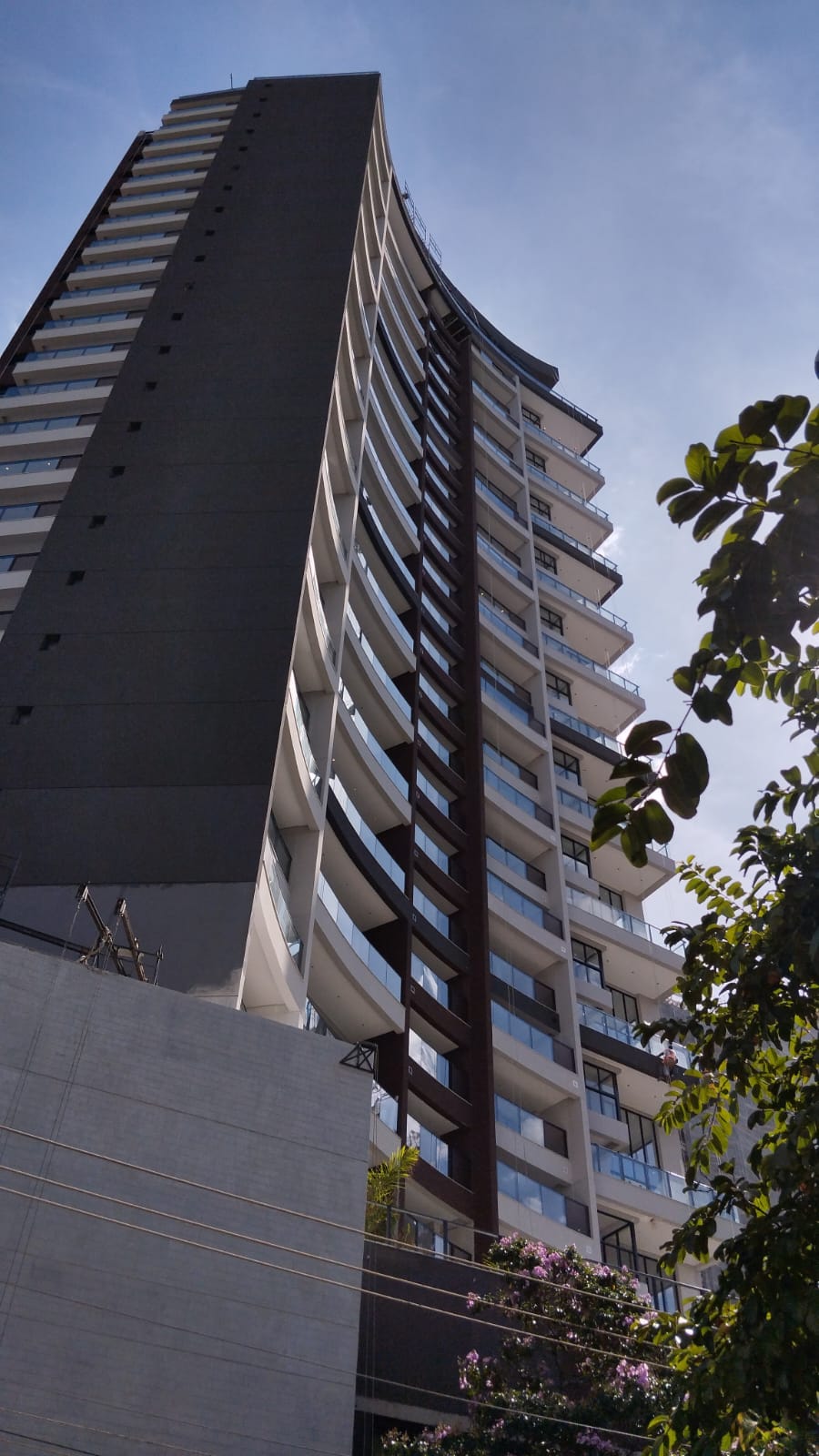 Limpeza fachada de vidro