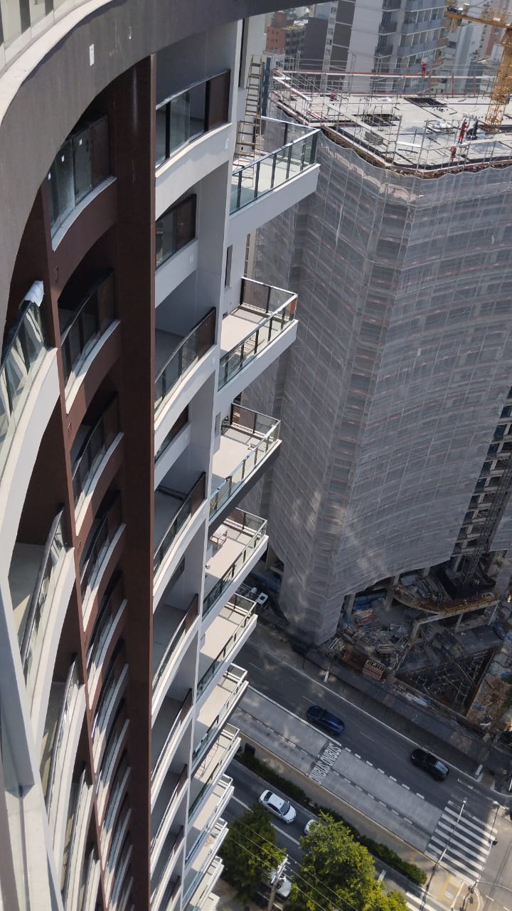 Limpeza fachada de vidro